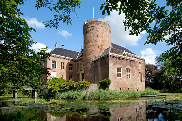 Kasteel Loenersloot met donjon