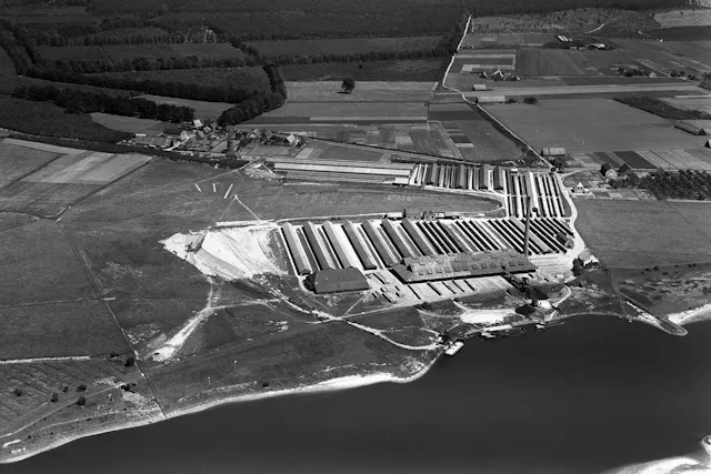 steenfabriek oude luchtfoto