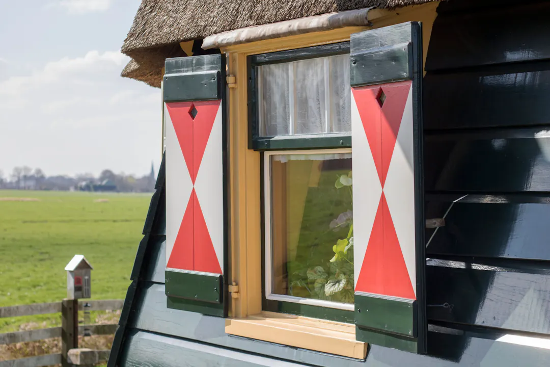 Raam met luiken Broekzijdse Molen