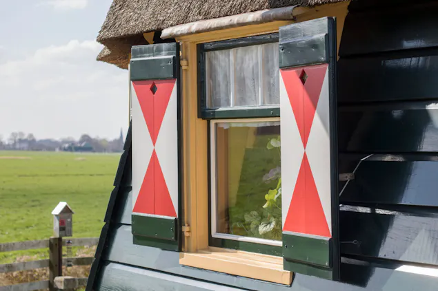 Raam met luiken Broekzijdse Molen