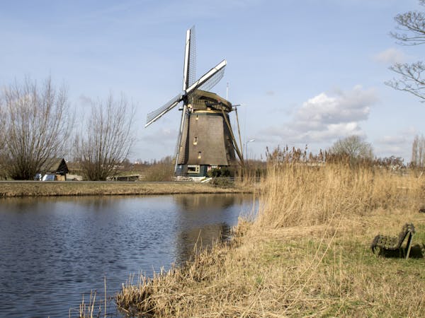 Broekzijdse Molen vanaf andere kant water