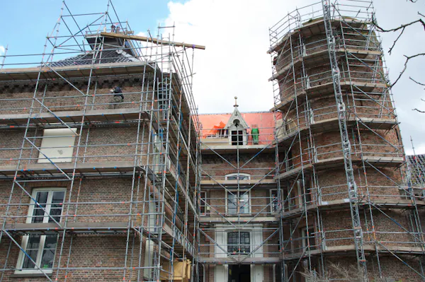 Kasteel Loenersloot in steigers