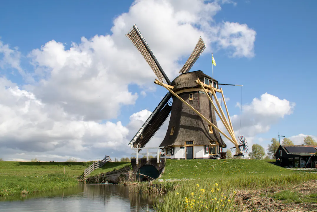 Molen t Hoog en Groenland buiten