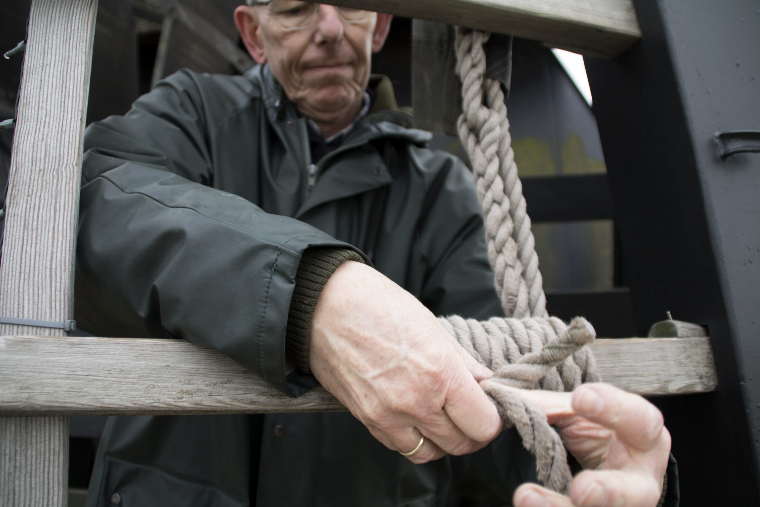molenaar bevestigt touw Kortrijkse Molen