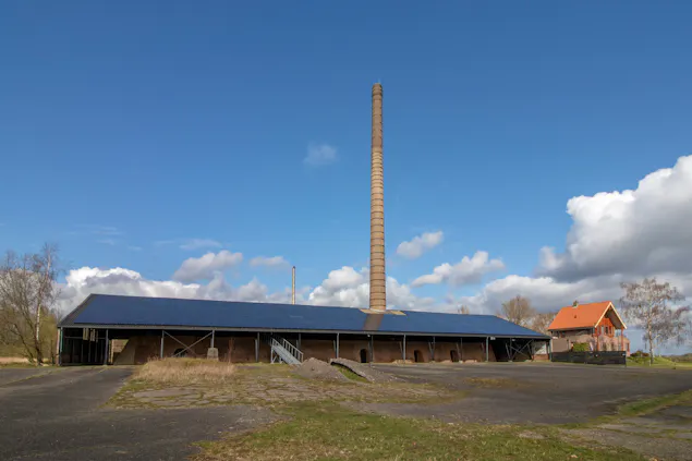 Steenfabriek Bosscherwaarden met schoorsteen