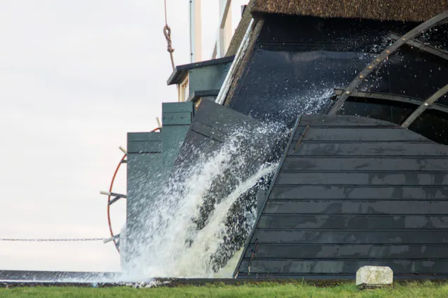 Scheprad met water Oukoper Molen