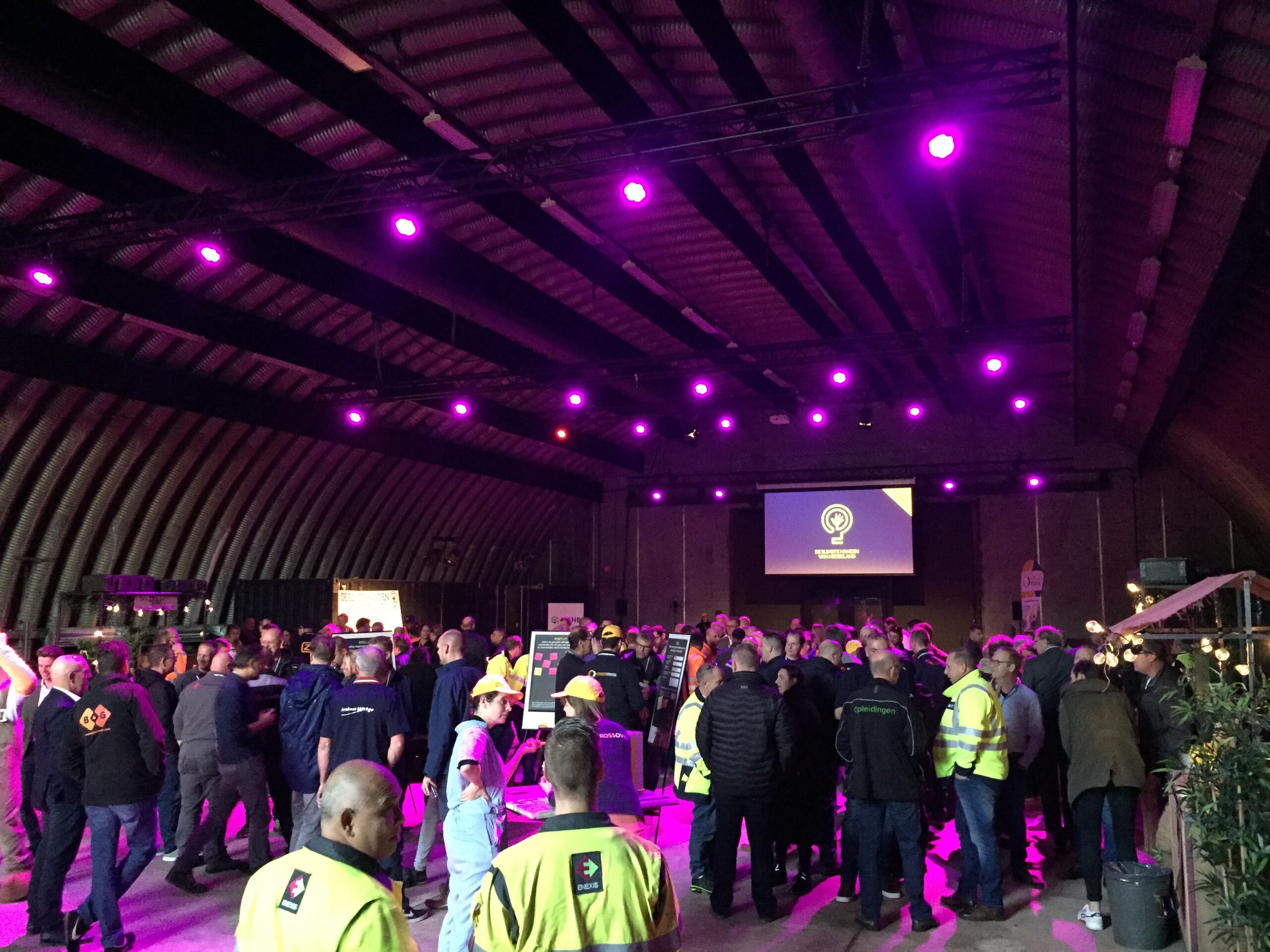 Ontvangst Slimste Handen Crossover shelter 611