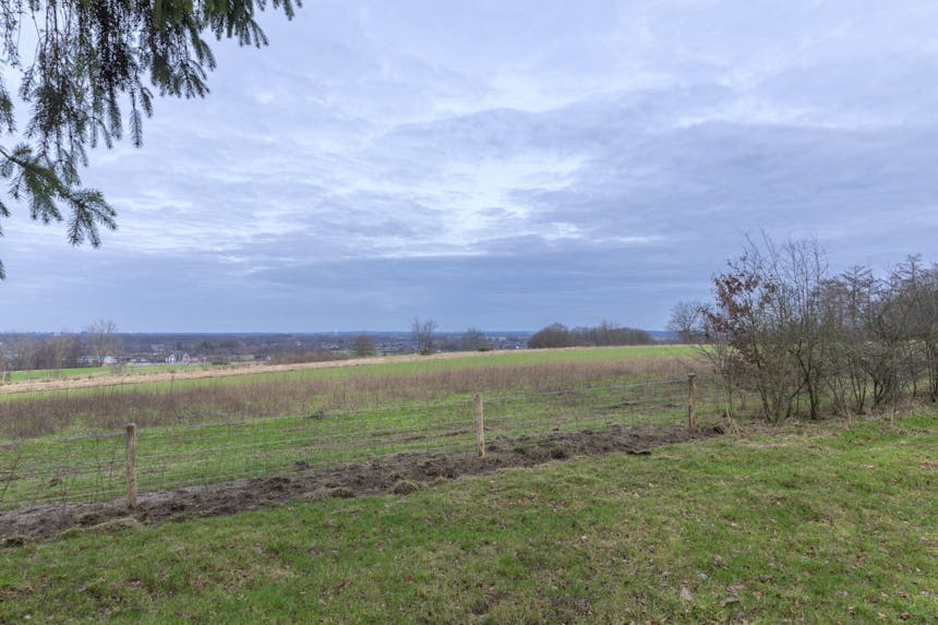Hagen en hekwerk op de Laarsenberg