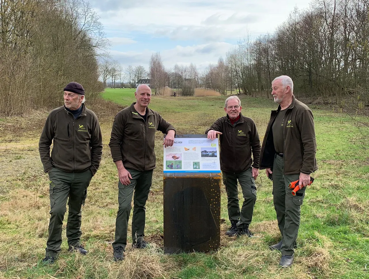 Plaatsen informatiepaneel Vinkinghof