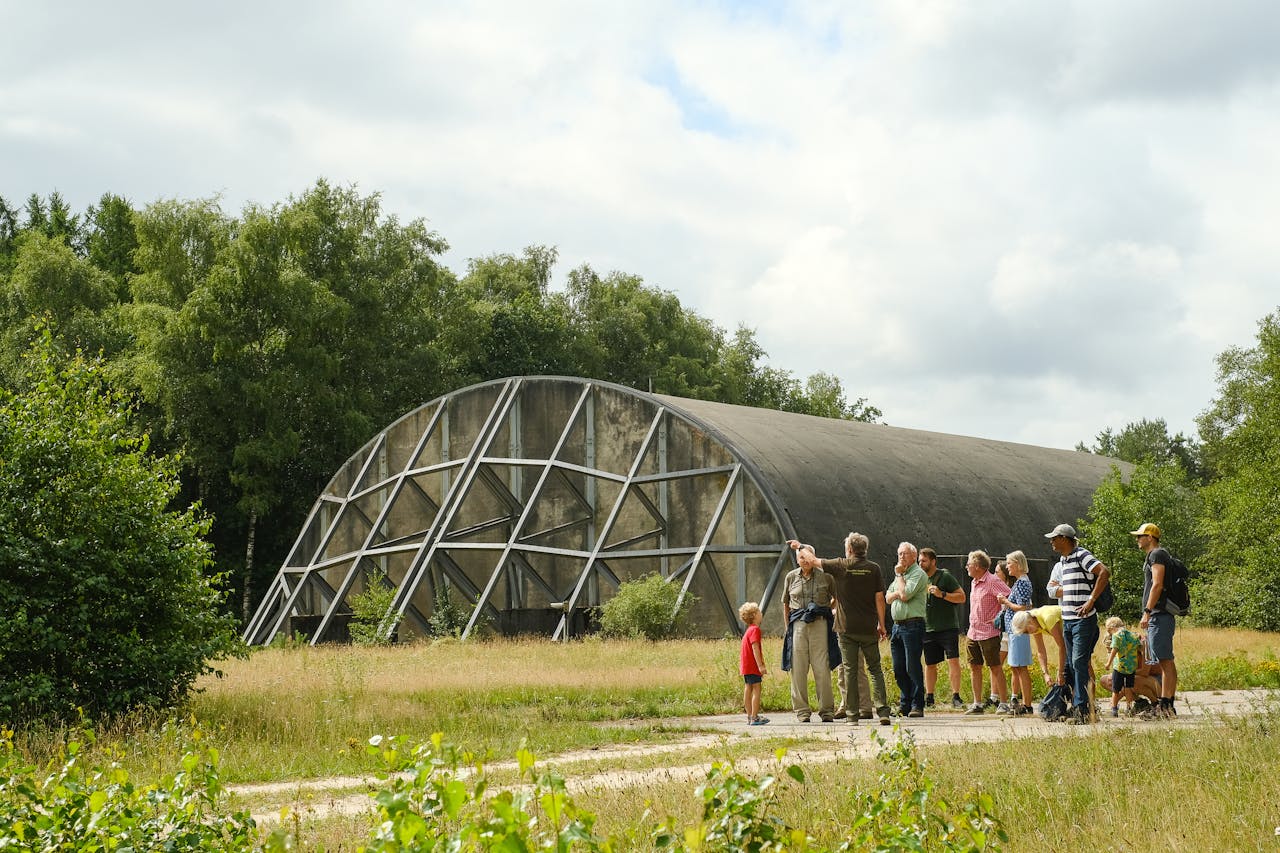 Bezoekers op excursie tijdens de Utrechtse Natuurdagen 2025